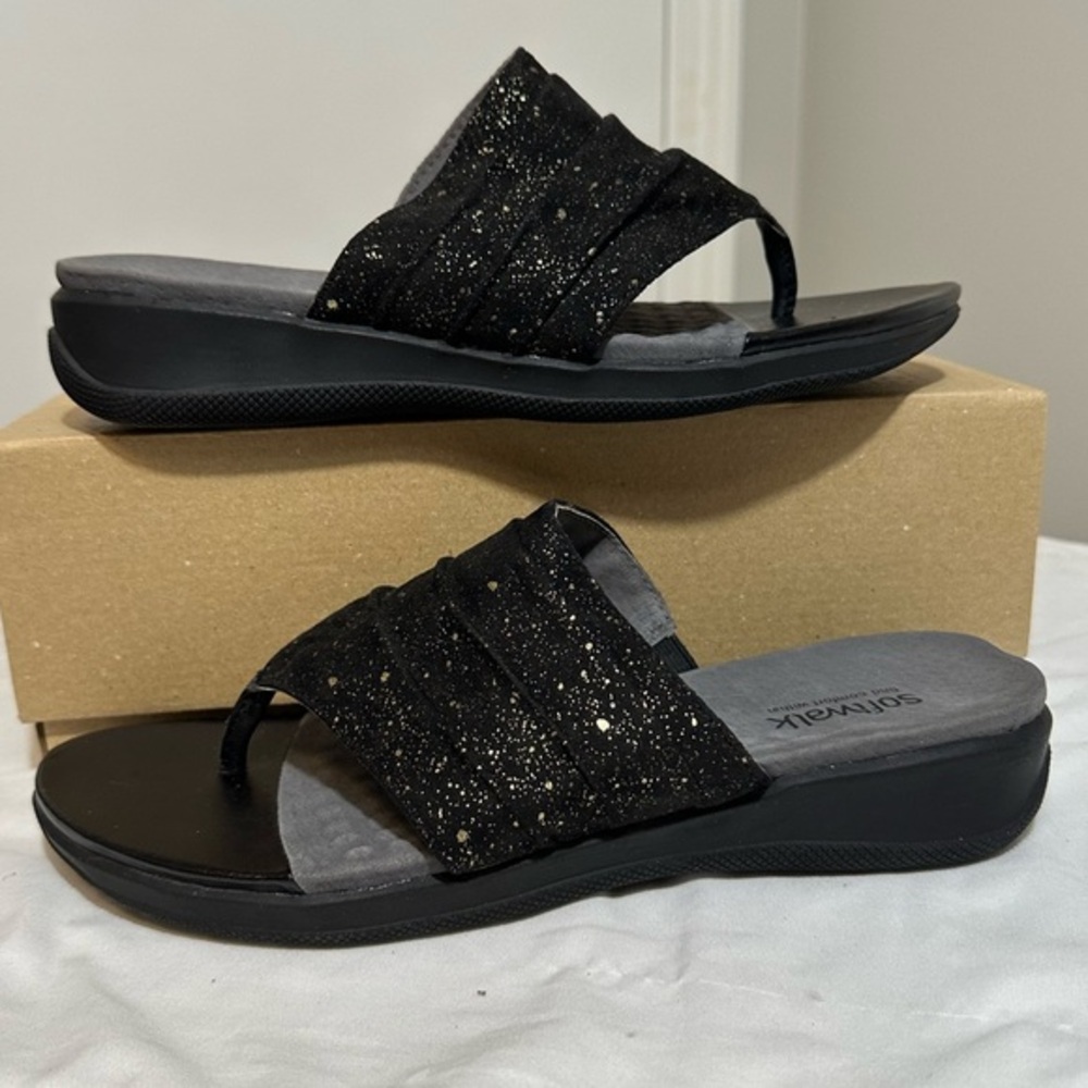Like new Softwalk 8 Soft Walk black sandals slip on shoes comfort Vionic gold 8